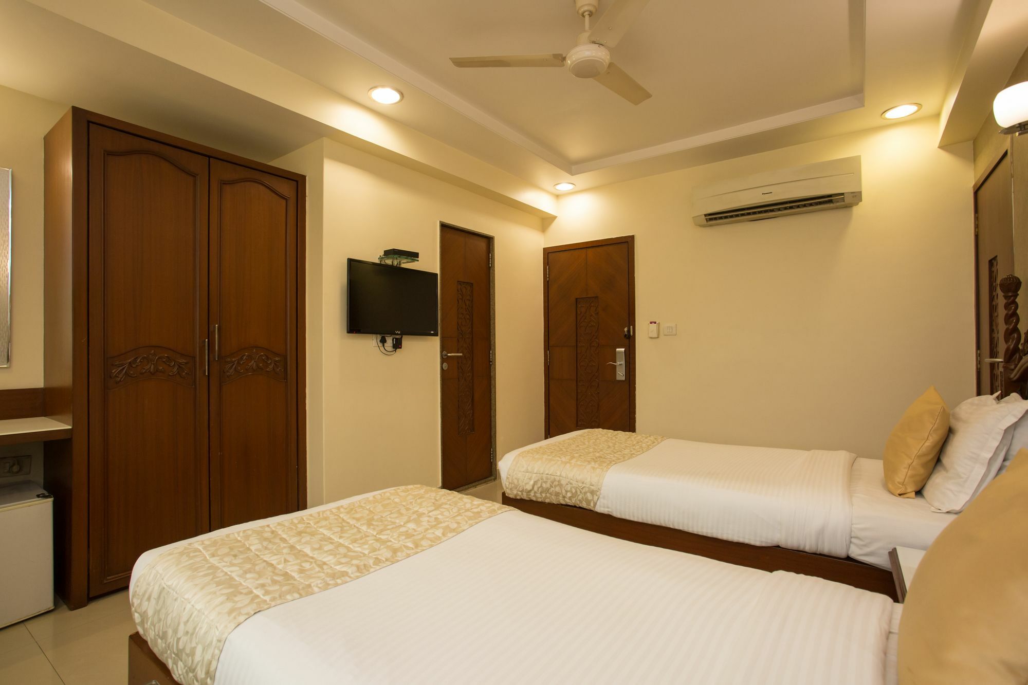 Oyo 10007 Hotel Grace Residency Mumbai Exterior foto